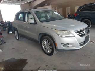 VOLKSWAGEN VOLKSWAGEN TIGUAN SE