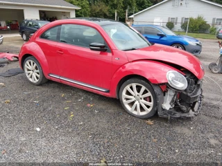 VOLKSWAGEN VOLKSWAGEN BEETLE R-LINE