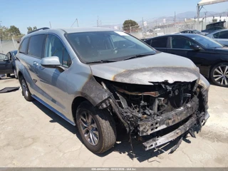 TOYOTA TOYOTA SIENNA LE