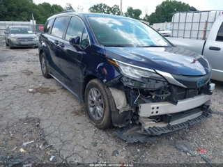 TOYOTA TOYOTA SIENNA LE