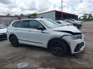 VOLKSWAGEN VOLKSWAGEN TIGUAN 2.0T SE R-LINE BLACK