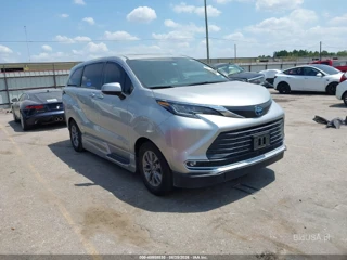 TOYOTA TOYOTA SIENNA XLE