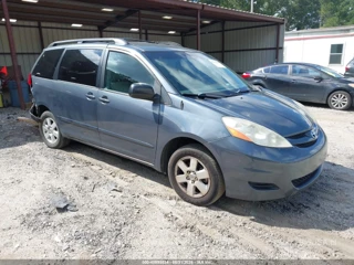 TOYOTA TOYOTA SIENNA LE