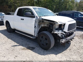 TOYOTA TOYOTA TUNDRA SR5 5.7L V8