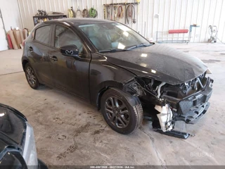 TOYOTA TOYOTA YARIS LE