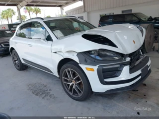 PORSCHE PORSCHE MACAN