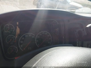 FREIGHTLINER FREIGHTLINER M2 106