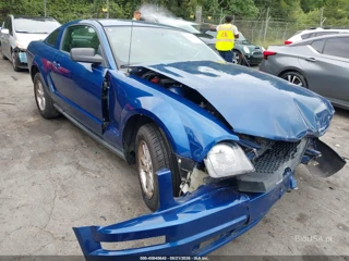 FORD FORD MUSTANG V6 DELUXE