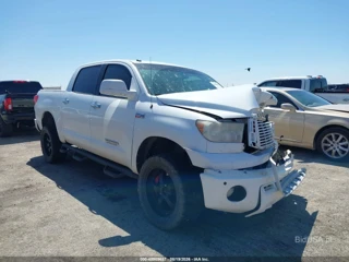 TOYOTA TOYOTA TUNDRA LIMITED 5.7L V8