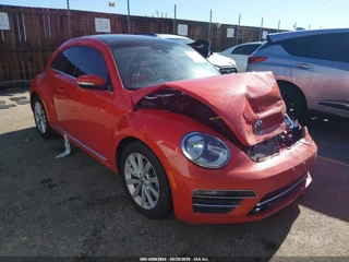VOLKSWAGEN VOLKSWAGEN BEETLE 2.0T SE