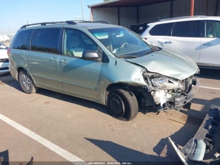 TOYOTA TOYOTA SIENNA LE