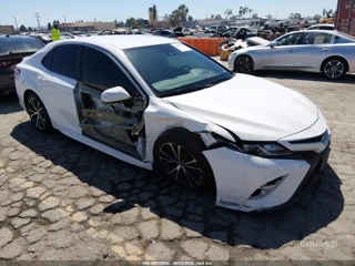 TOYOTA TOYOTA CAMRY SE