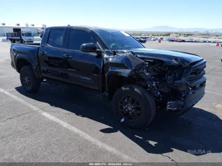 TOYOTA TOYOTA TACOMA SR5