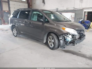 TOYOTA TOYOTA SIENNA LE