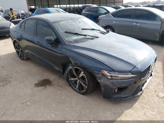 VOLVO VOLVO S60 B5 CORE DARK THEME
