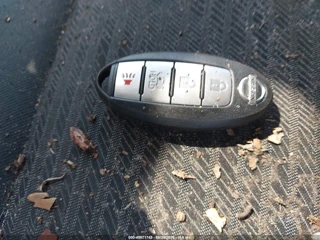 NISSAN NISSAN VERSA SV XTRONIC CVT