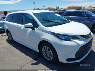 TOYOTA TOYOTA SIENNA LE