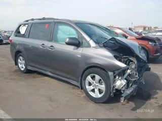 TOYOTA TOYOTA SIENNA LE 8 PASSENGER