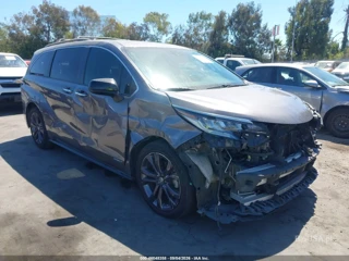 TOYOTA TOYOTA SIENNA XSE