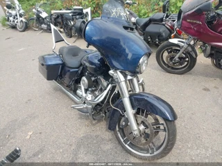 HARLEY-DAVIDSON HARLEY-DAVIDSON FLHX STREET GLIDE