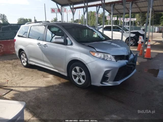 TOYOTA TOYOTA SIENNA LE