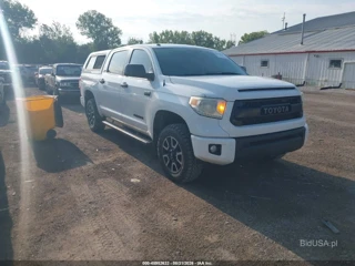 TOYOTA TOYOTA TUNDRA SR5 5.7L V8