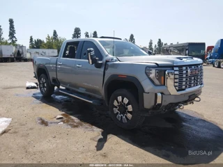 GMC SIERRA 2500HD 4WD  STANDARD BED DENALI