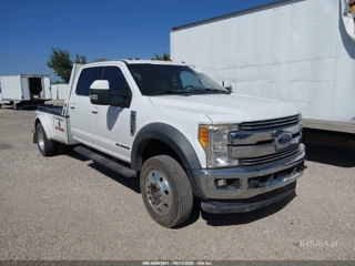 FORD FORD F-550 CHASSIS LARIAT