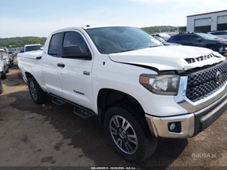 TOYOTA TOYOTA TUNDRA SR5 5.7L V8