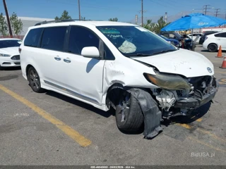 TOYOTA TOYOTA SIENNA SE 8 PASSENGER
