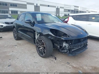 PORSCHE PORSCHE MACAN T