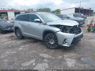 TOYOTA TOYOTA HIGHLANDER SE
