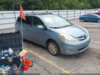 TOYOTA TOYOTA SIENNA XLE