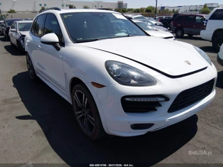 PORSCHE PORSCHE CAYENNE GTS