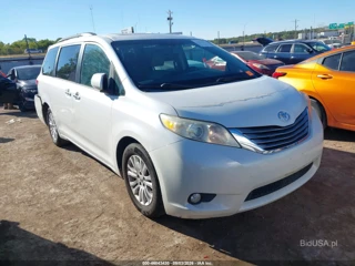 TOYOTA TOYOTA SIENNA XLE 8 PASSENGER