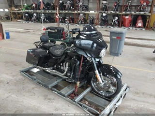 HARLEY-DAVIDSON HARLEY-DAVIDSON FLHXSE CVO STREET GLIDE