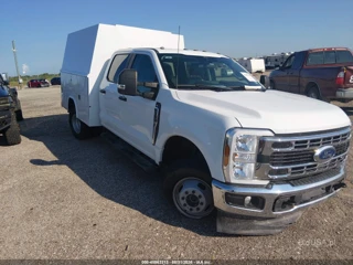 FORD FORD F-350 CHASSIS XL