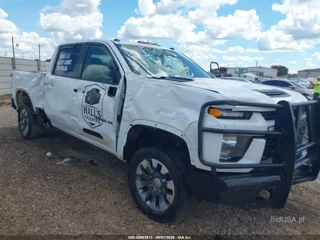 CHEVROLET CHEVROLET SILVERADO 2500HD 4WD  STANDARD BED CUSTOM