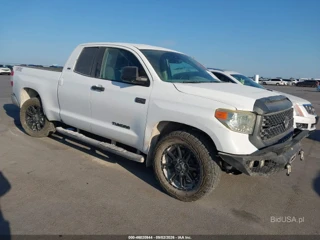 TOYOTA TOYOTA TUNDRA SR5