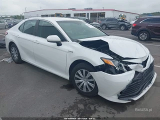 TOYOTA TOYOTA CAMRY HYBRID LE