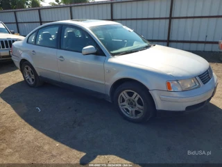 VOLKSWAGEN VOLKSWAGEN PASSAT GLX