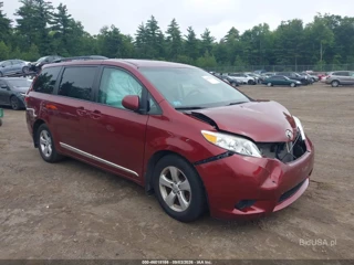TOYOTA TOYOTA SIENNA LE 8 PASSENGER