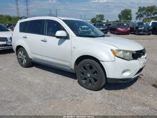 MITSUBISHI MITSUBISHI OUTLANDER SE