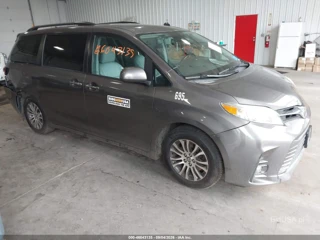 TOYOTA TOYOTA SIENNA XLE