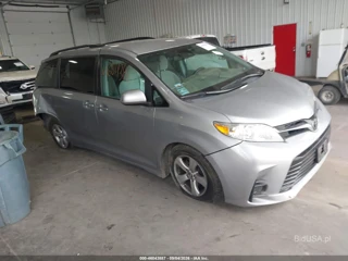 TOYOTA TOYOTA SIENNA LE 8 PASSENGER