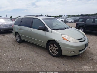 TOYOTA TOYOTA SIENNA XLE