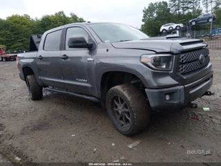 TOYOTA TOYOTA TUNDRA SR5 5.7L V8