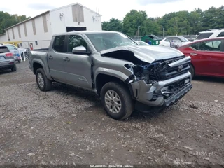 TOYOTA TOYOTA TACOMA SR5