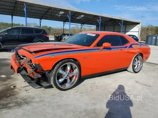 DODGE CHALLENGER SRT-8