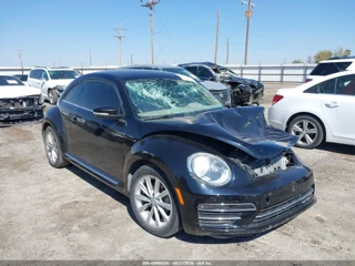 VOLKSWAGEN VOLKSWAGEN BEETLE 2.0T SE
